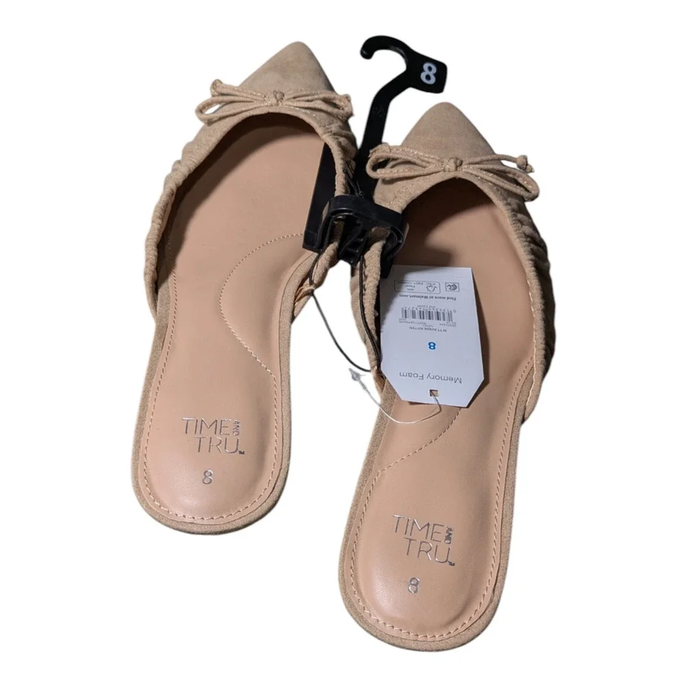 Time and Tru Tan Beige Pointed-Toe Faux Suede Kitten Heel Wit Bows Size 8 NWT